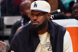 夸梅：詹姆斯應(yīng)謹慎選擇身邊的伙伴 那樣就可避免達蒙-瓊斯的丑聞