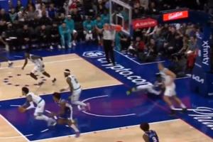 沾衣十八跌？恩比德腳下綿軟連續(xù)沖擊內(nèi)線倒地造犯規(guī)?♂?