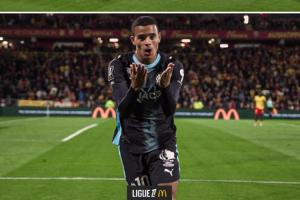 這射術(shù)格林伍德弧頂不停球搓射死角，開季各賽事12場(chǎng)8球4助