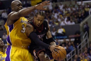 艾弗森：曾覺得打籃球很軟 但撞上奧尼爾才知道那運動并不軟