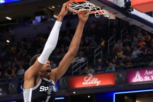 名記：文班亞馬就像外星人 NBA近20年從未有過(guò)這種球員