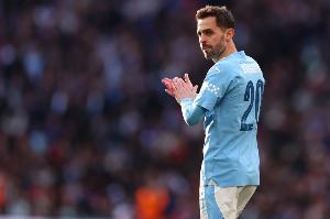 不敵維拉！B席：賽季結(jié)束還早不用過(guò)早下結(jié)論 我們的逼搶很糟糕