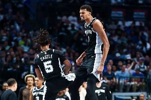 文班三戰(zhàn)合砍至少100分18帽 歷史第五人&比肩尤因鯊魚(yú)大夢(mèng)上將