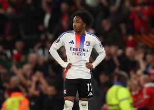 官方：里昂邊鋒馬利克-福法納右腳踝嚴(yán)重扭傷，將傷缺數(shù)個(gè)月