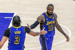 詹姆斯對瓊斯泄密比賽信息感到不滿 他本想幫助瓊斯進(jìn)入教練行業(yè)