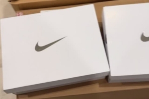 詹姆斯曬開箱與俄亥俄州大橄欖球隊(duì)聯(lián)名球鞋：我更想再次上陣了！