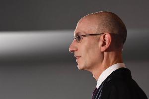 相比殺伐果斷的斯特恩 蕭華略顯柔和 這次他能帶聯(lián)盟度過危機嗎？