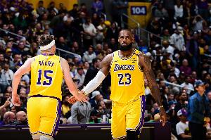 驕傲！里夫斯新高 詹姆斯發(fā)推：50塊雞塊！那個(gè)男孩兒太強(qiáng)了~