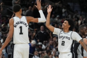 文班亞馬+哈珀；快船逆轉(zhuǎn)開(kāi)拓者的優(yōu)缺點(diǎn)；里夫斯的記錄之夜