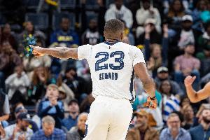 可圈可點(diǎn)！11號秀科沃德25分鐘6中4拿到9分4板 三分3中1