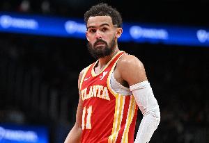 雖鐵但串聯(lián)在線！特雷-楊半場11中2僅得到8分1板 另有8助攻0失誤