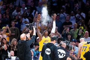 蒂格：詹姆斯也該有科比那樣盛大的退役戰(zhàn) 那湖人就不能進季后賽