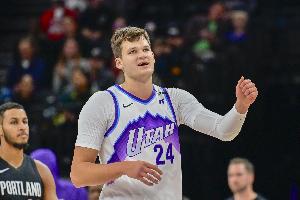 玩真的呀！爵士首節(jié)三分15中8&多達5人有命中 命中率高達53.3%