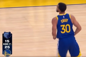 手感火熱！庫里連中兩記三分球 勇士領先灰熊10分