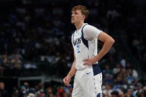 手感不佳！弗拉格半場(chǎng)6投1中得2分1板1斷 正負(fù)值-8