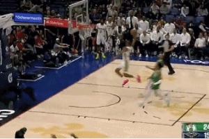 生猛！墨菲搶斷反擊一條龍 滑翔暴扣打停綠軍