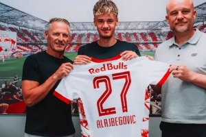 天空：曼聯(lián)、切爾西、波爾圖關(guān)注薩爾茨堡18歲前鋒阿拉杰貝戈維奇