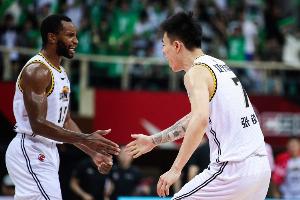 我也來啦！弗格加盟上海 新賽季和老隊友張鎮(zhèn)麟繼續(xù)并肩作戰(zhàn)