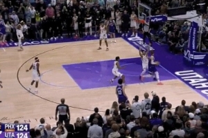 真加時了！馬爾卡寧底角接球 高難度翻身中投不中 ！