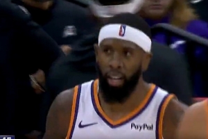 20分算個(gè)X??！羅伊斯-奧尼爾連中兩記三分 太陽(yáng)追到僅差1分！