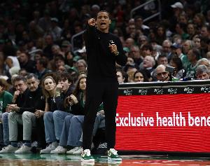 馬祖拉：下半場成功遏制對手進(jìn)攻波 減少失誤阻止他們上罰球線