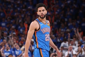 阿杰伊-米切爾談休賽期訓(xùn)練：變得更強(qiáng)壯 這是我第2年的重點(diǎn)之一