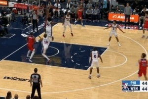 當年也榜眼！巴格利中路持球突擊 力壓恩比德起飛雙手暴扣