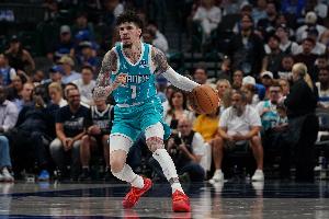 不行??！三球首節(jié)15分&全場一共20分 18投6中沒效率只管個人秀