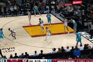 玩起來了！三球各種花里胡哨運(yùn)控+拉桿妙傳 曼恩三分一箭穿心