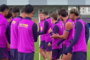 好消息！萊萬(wàn)、奧爾莫恢復(fù)合練，隊(duì)友們拍打儀式歡迎