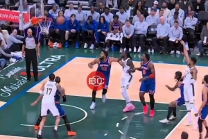 還有進步空間！字母哥罰球節(jié)奏卡頓 皮球幾乎三不沾