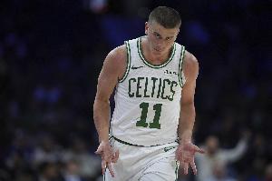 得快找找手感！普理查德半場三分5中1僅拿3分 但送9助2斷