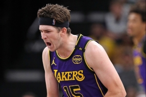 里夫斯開季連續(xù)5場砍25+ 隊史第六人 自05年科比后首人