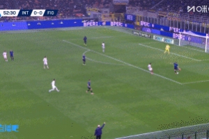 巴斯托尼長傳，勞塔羅禁區(qū)內(nèi)回做，迪馬爾科低射稍稍偏出