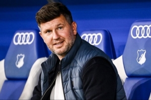 記者：克洛普非?？释麨樗_爾茨堡紅牛引進(jìn)霍芬海姆總監(jiān)?？藸? >
                                        </div>
                                    </div>
                                                                        <div   id=