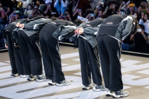 媒體人：Tabe可惜賭了兩次都賭輸了 這隊(duì)伍說(shuō)實(shí)話還是野輔是大哥