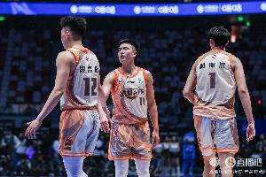 媒體人：CBA壓縮單節(jié)時間 本土一些球員上場時間更少 危機感更重