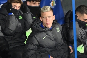 世體：萊萬(wàn)和奧爾莫昨日已恢復(fù)正常訓(xùn)練，為弗里克提供了更多選擇