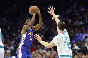 76人場(chǎng)均16.3記三分聯(lián)盟第二高！隊(duì)內(nèi)3人場(chǎng)均至少3記三分！