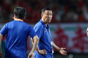 唐田談崔康熙：參加洲際比賽方面，我們和崔導(dǎo)永遠是國家利益第一