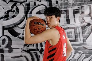 劉維偉：瀚森早上8點到球館做力量訓練 他和克林根非一組一起訓練