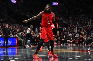 楊?。毫_威在瀚森的輪轉(zhuǎn)時(shí)間占了他時(shí)間 這不叫占 就是殘酷的競爭