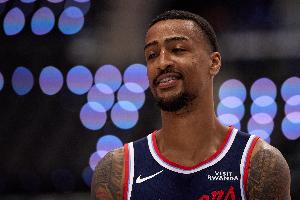 你也是大腿？約翰-科林斯10中6&三分3中1貢獻14分3籃板