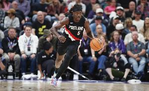 小楊替補(bǔ)待命！開拓者首發(fā)：霍勒迪/夏普/卡馬拉/阿夫迪亞/克林根