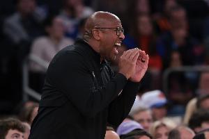 邁克-布朗：球隊?wèi)?zhàn)術(shù)執(zhí)行不到位 不該讓道蘇姆輕易走右手側(cè)突破