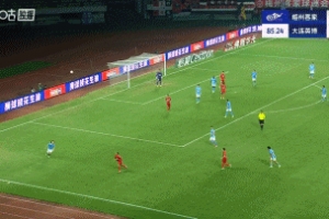 梅州連追2球！馬馬杜第87分鐘門前不慎烏龍，梅州2-2扳平大連