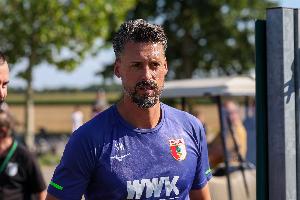 奧格斯堡球迷拉橫幅抗議糟糕表現(xiàn)，瓦格納：當(dāng)然遺憾，但必須接受