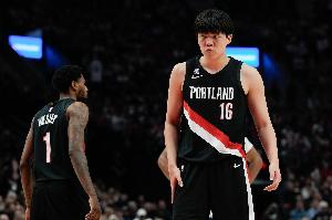 楊健：開拓者的快節(jié)奏面對聯(lián)防打不出來 不如試試用楊瀚森打慢