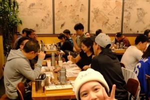 深夜吃烤肉不自律？解說：楊瀚森還不會當(dāng)明星 照片就不該被拍到