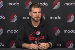 斯普利特：我們可以在某些時(shí)段派楊瀚森上場(chǎng) 他必須要有耐心